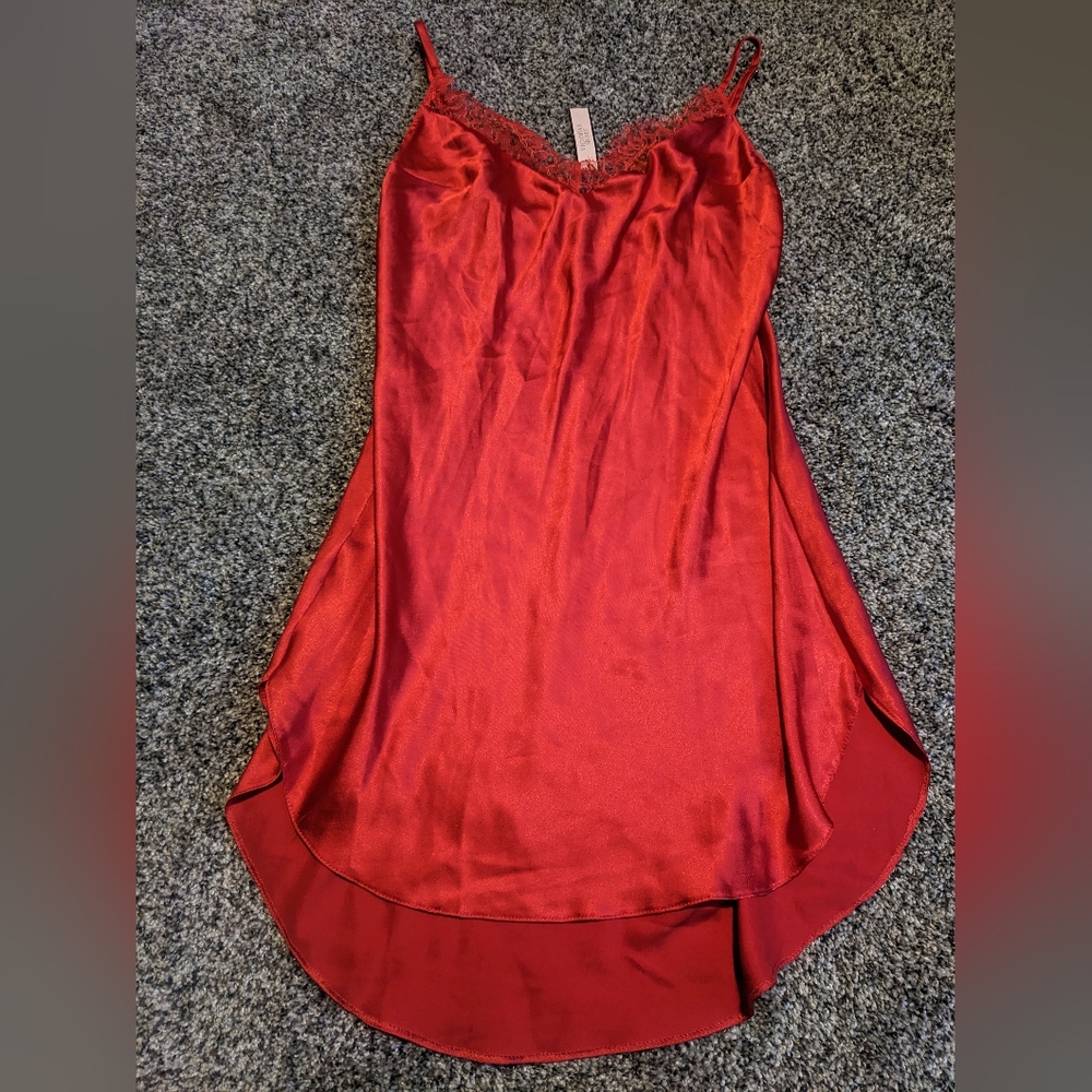 NWT Victoria's Secret, XS, Red Slip